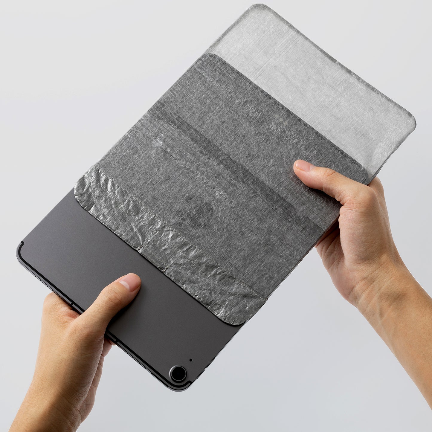 Film Sleeve with Dyneema® for iPad Air （第4世代・第5世代）
